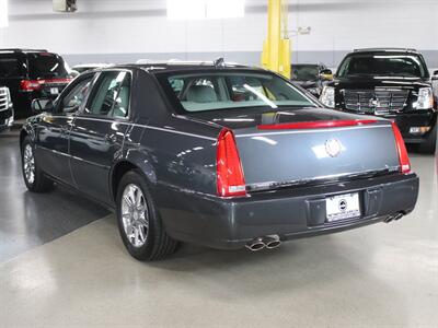 2010 Cadillac DTS Luxury Collection   - Photo 15 - Addison, IL 60101