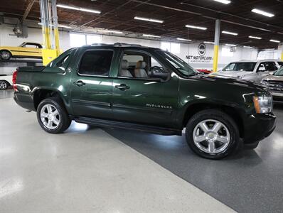 2013 Chevrolet Avalanche LT Black Diamond 4X4 - Photo 8 - Addison, IL 60101