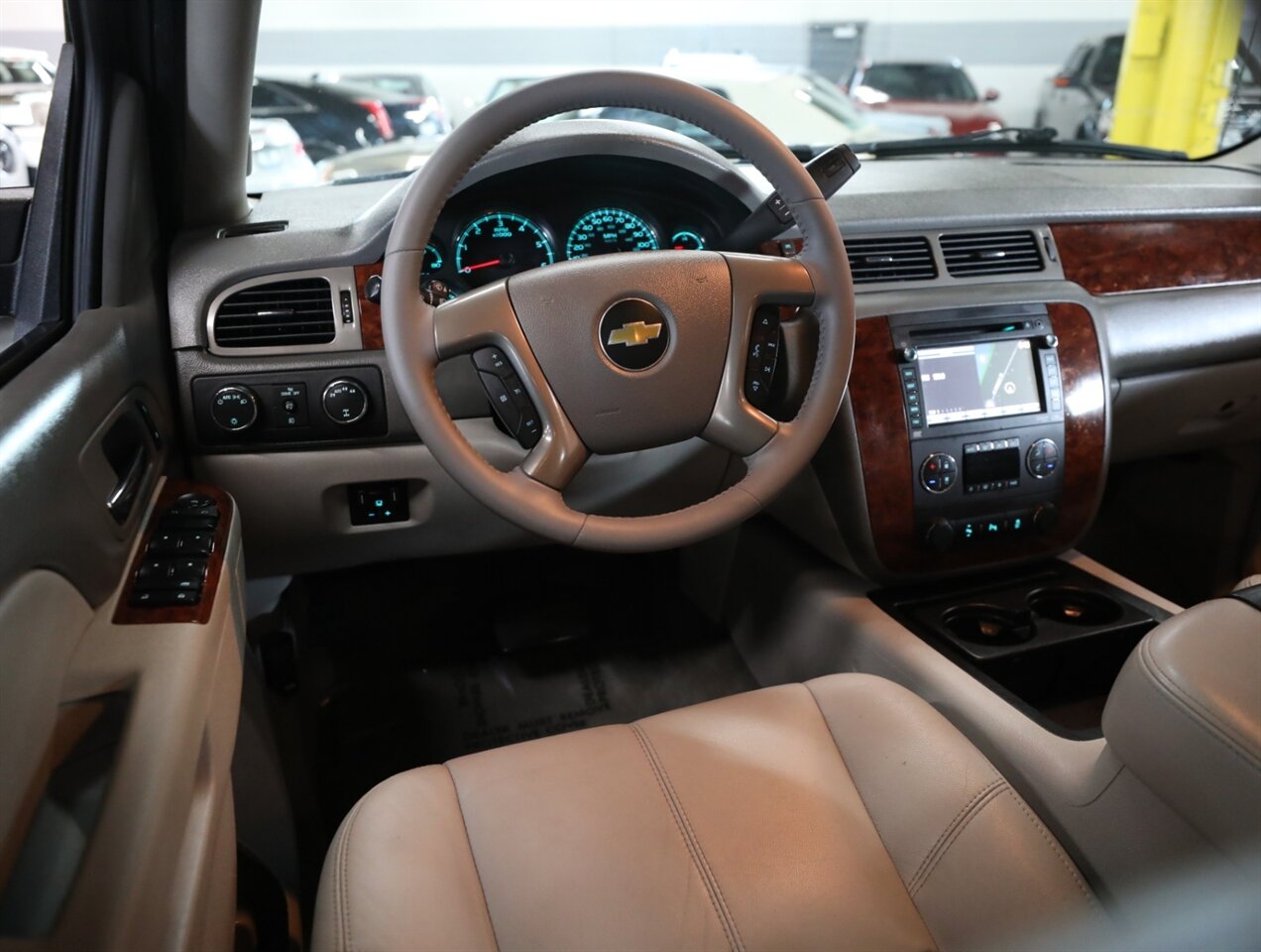 2013 Chevrolet Avalanche LT Black Diamond 4X4 - Photo 28 - Addison, IL 60101