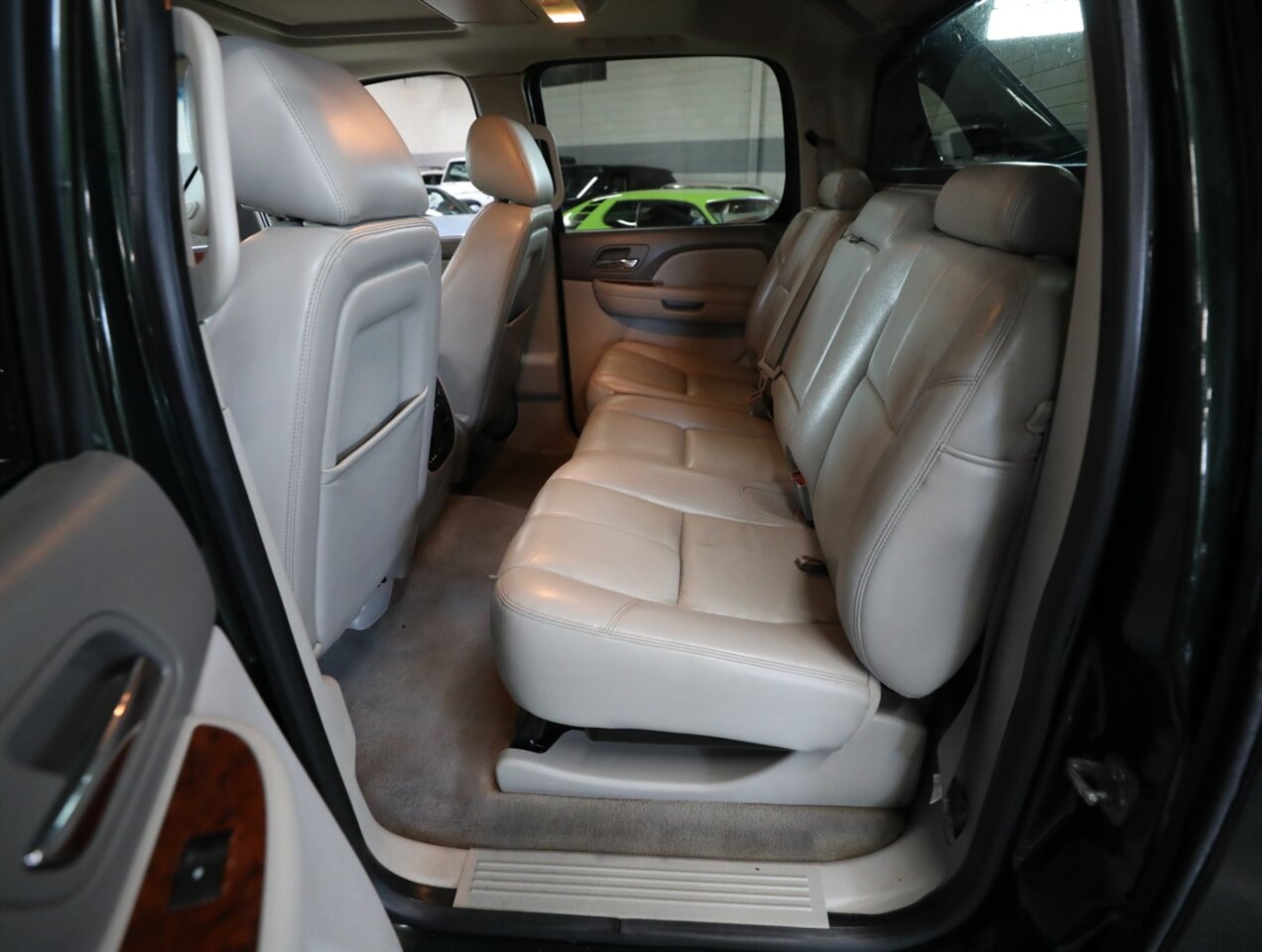 2013 Chevrolet Avalanche LT Black Diamond 4X4 - Photo 26 - Addison, IL 60101