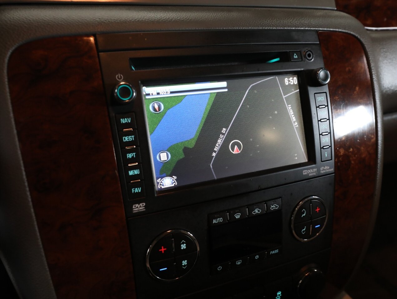 2013 Chevrolet Avalanche LT Black Diamond 4X4 - Photo 36 - Addison, IL 60101