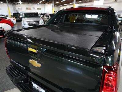2013 Chevrolet Avalanche LT Black Diamond 4X4 - Photo 11 - Addison, IL 60101