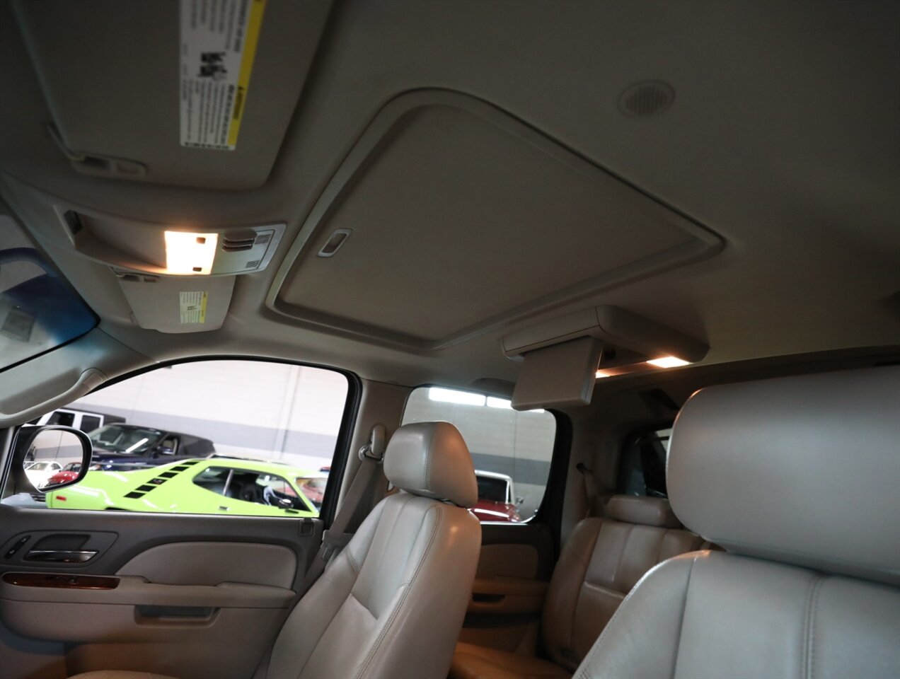 2013 Chevrolet Avalanche LT Black Diamond 4X4 - Photo 33 - Addison, IL 60101