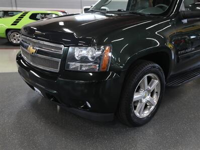 2013 Chevrolet Avalanche LT Black Diamond 4X4 - Photo 3 - Addison, IL 60101