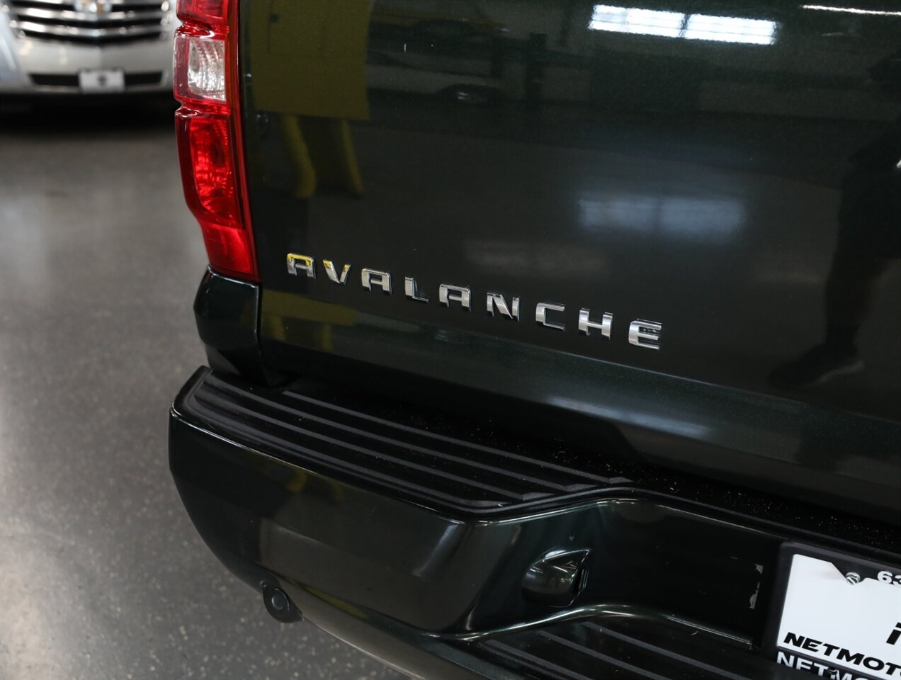 2013 Chevrolet Avalanche LT Black Diamond 4X4 - Photo 13 - Addison, IL 60101