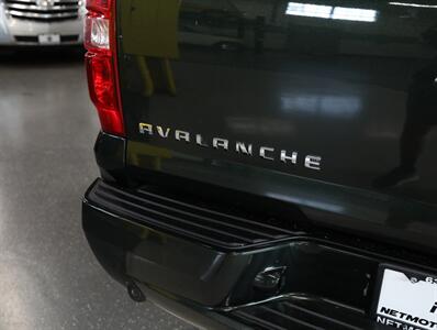 2013 Chevrolet Avalanche LT Black Diamond 4X4 - Photo 13 - Addison, IL 60101