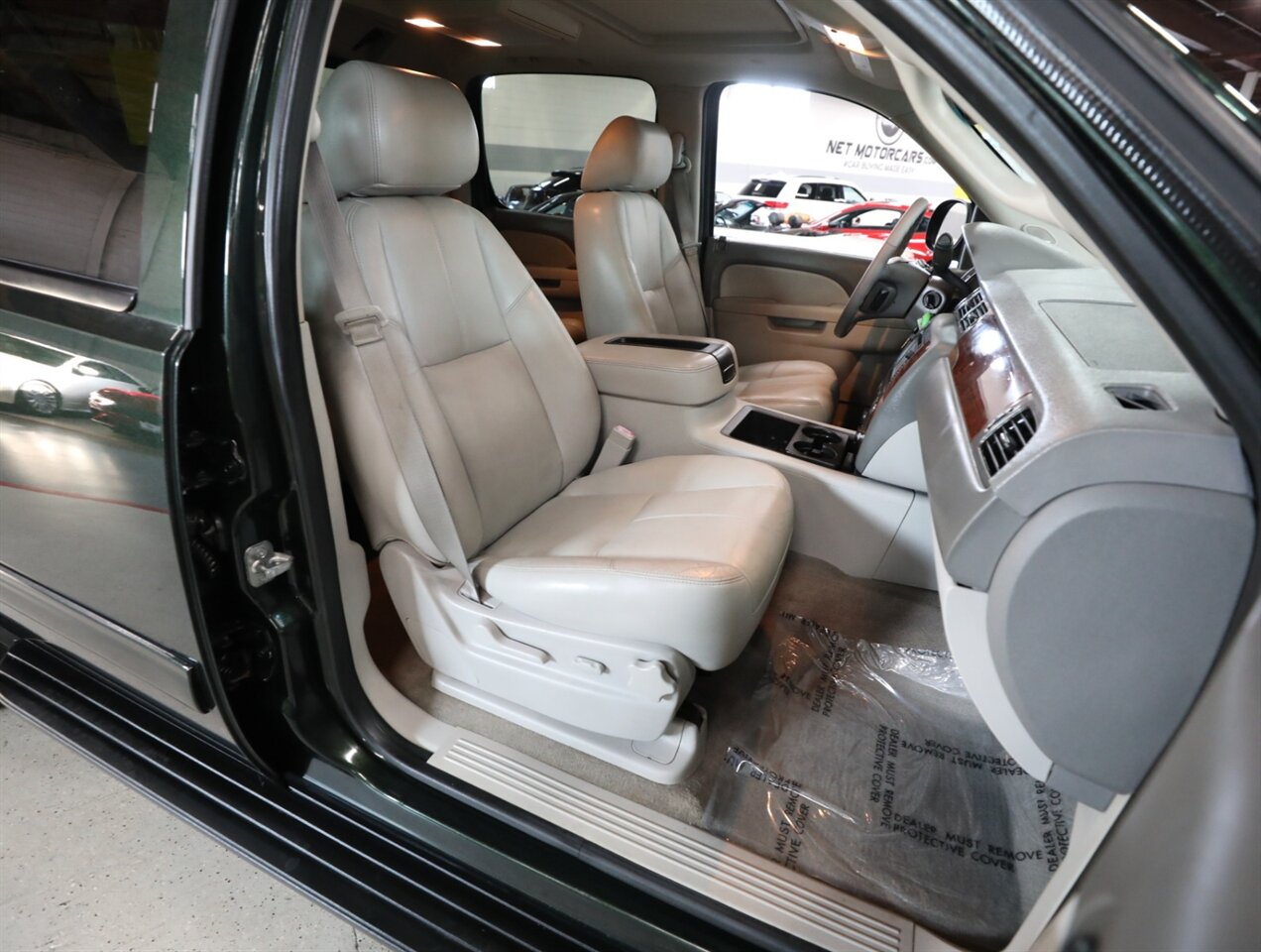 2013 Chevrolet Avalanche LT Black Diamond 4X4 - Photo 20 - Addison, IL 60101
