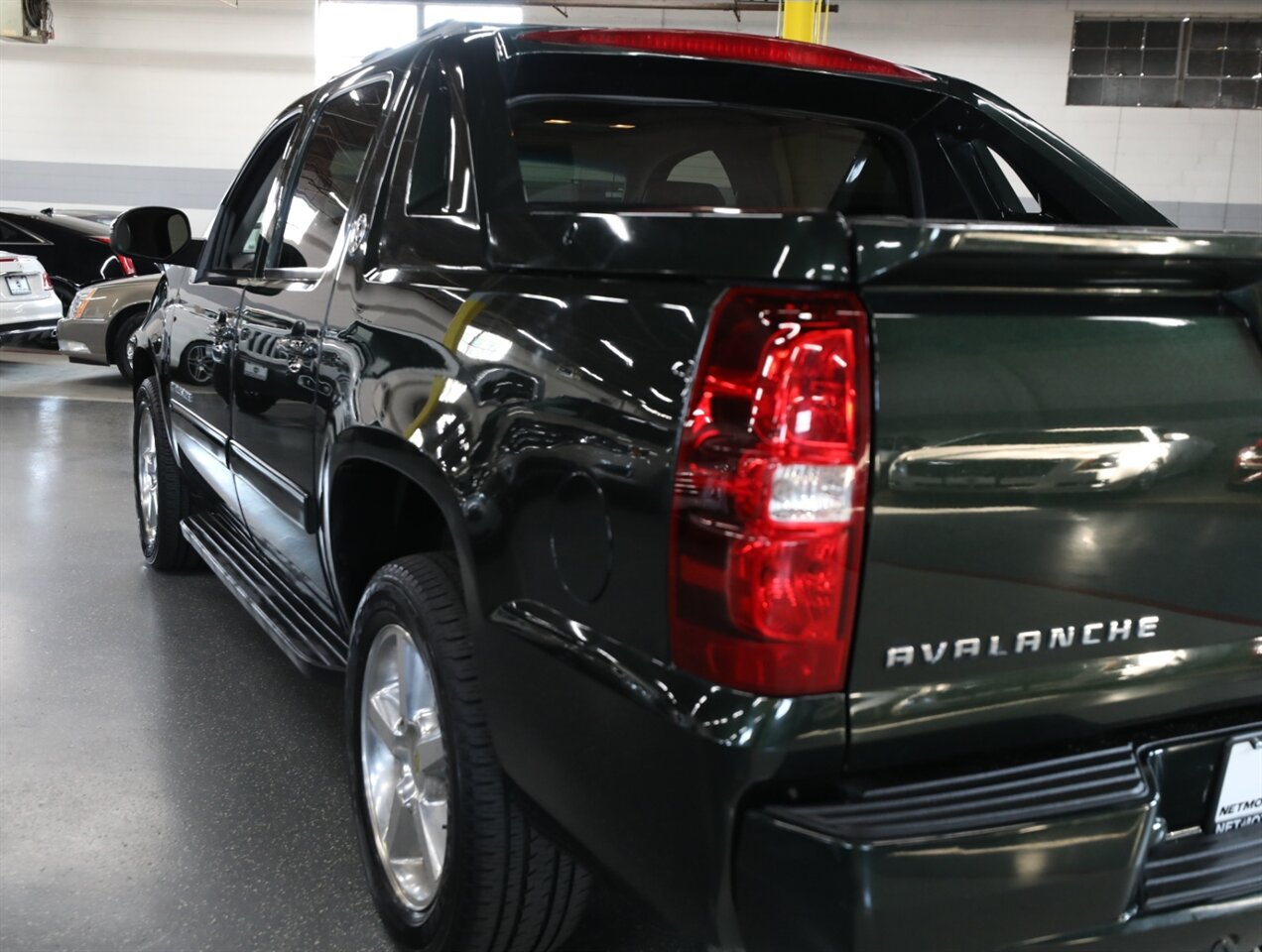 2013 Chevrolet Avalanche LT Black Diamond 4X4 - Photo 15 - Addison, IL 60101