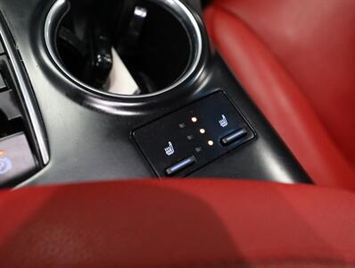 2020 Toyota Camry XSE AWD   - Photo 34 - Addison, IL 60101