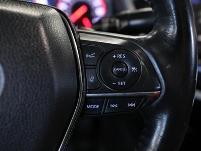 2020 Toyota Camry XSE AWD   - Photo 38 - Addison, IL 60101