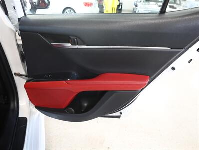2020 Toyota Camry XSE AWD   - Photo 20 - Addison, IL 60101