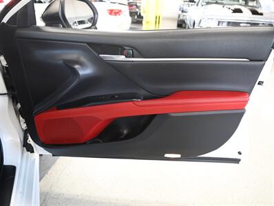2020 Toyota Camry XSE AWD   - Photo 17 - Addison, IL 60101