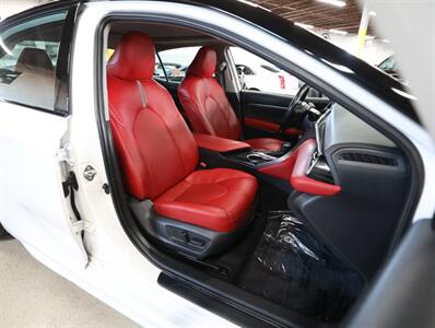 2020 Toyota Camry XSE AWD   - Photo 19 - Addison, IL 60101