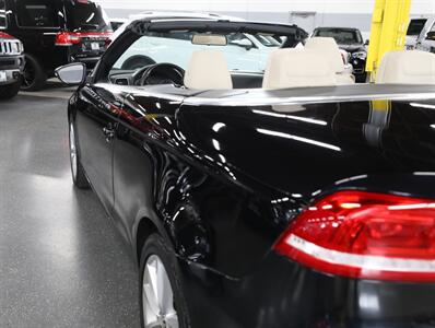 2014 Volkswagen Eos Komfort Convertible   - Photo 15 - Addison, IL 60101