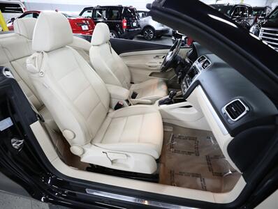 2014 Volkswagen Eos Komfort Convertible   - Photo 21 - Addison, IL 60101