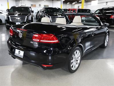 2014 Volkswagen Eos Komfort Convertible   - Photo 10 - Addison, IL 60101