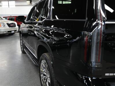 2025 Cadillac Escalade Premium Luxury   - Photo 16 - Addison, IL 60101