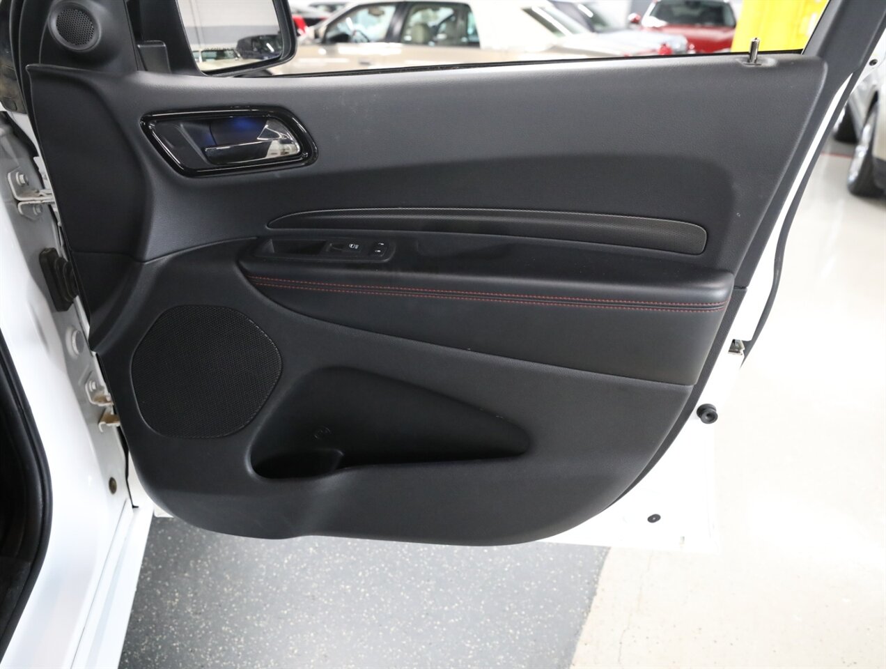 2023 Dodge Durango GT Blacktop AWD - Photo 17 - Addison, IL 60101