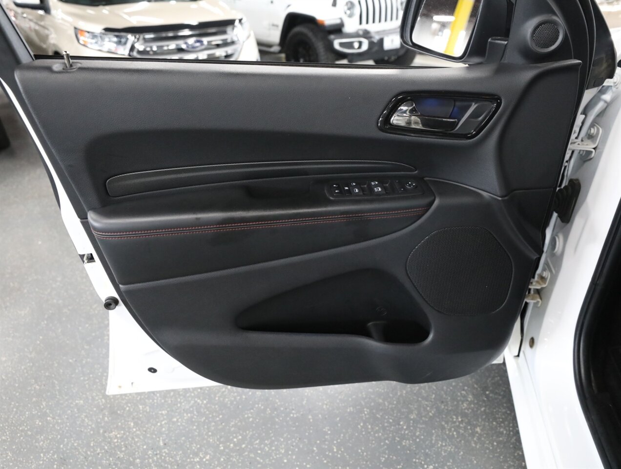 2023 Dodge Durango GT Blacktop AWD - Photo 32 - Addison, IL 60101