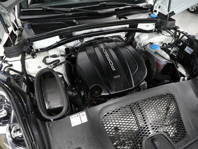 2018 Porsche Macan Sport   - Photo 46 - Addison, IL 60101