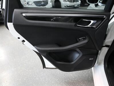 2018 Porsche Macan Sport   - Photo 23 - Addison, IL 60101