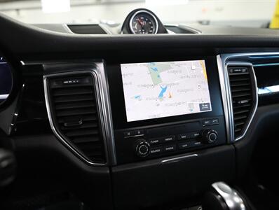 2018 Porsche Macan Sport   - Photo 35 - Addison, IL 60101