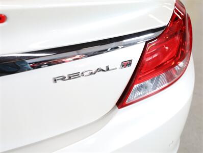 2012 Buick Regal Premium 1   - Photo 11 - Addison, IL 60101