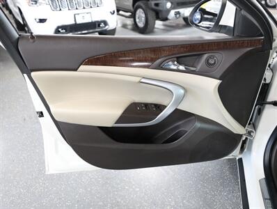 2012 Buick Regal Premium 1   - Photo 27 - Addison, IL 60101