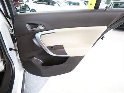 2012 Buick Regal Premium 1   - Photo 19 - Addison, IL 60101