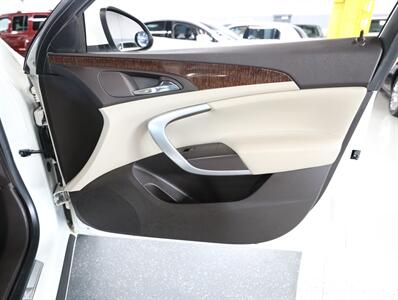 2012 Buick Regal Premium 1   - Photo 16 - Addison, IL 60101