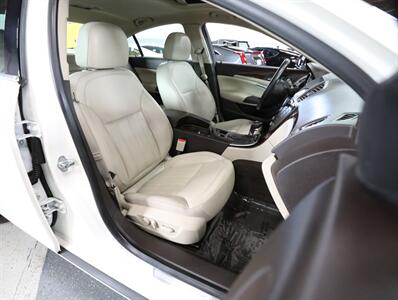 2012 Buick Regal Premium 1   - Photo 18 - Addison, IL 60101