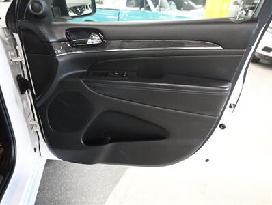 2020 Jeep Grand Cherokee Overland   - Photo 18 - Addison, IL 60101