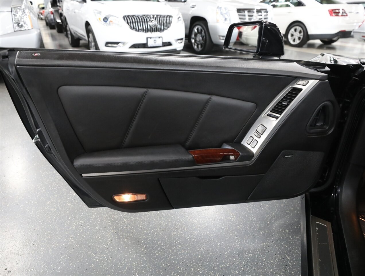 2007 Cadillac XLR - Photo 23 - Addison, IL 60101