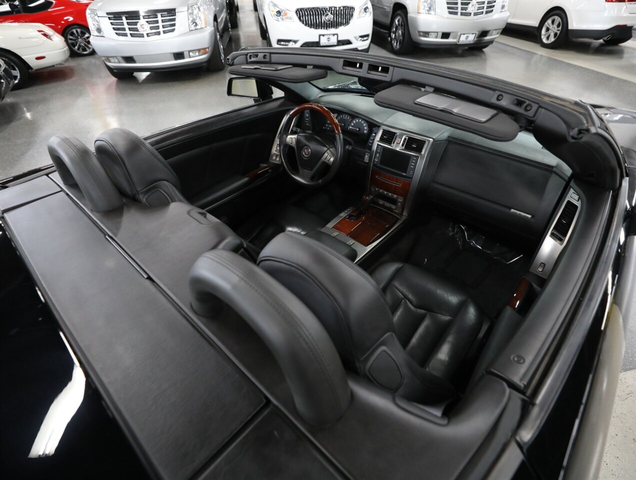 2007 Cadillac XLR - Photo 18 - Addison, IL 60101