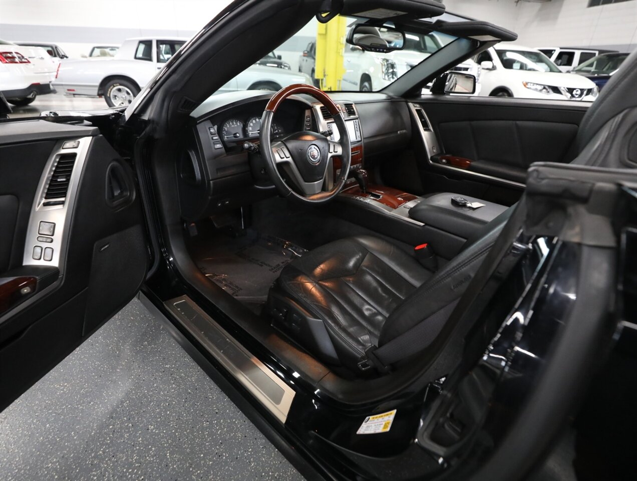 2007 Cadillac XLR - Photo 25 - Addison, IL 60101