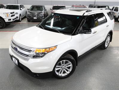 2015 Ford Explorer XLT AWD   - Photo 2 - Addison, IL 60101