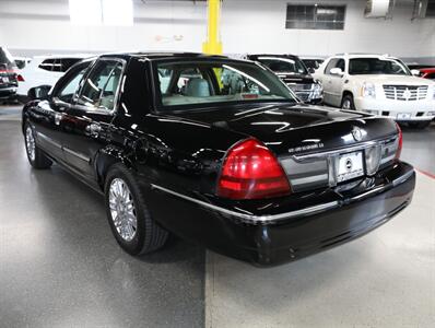 2010 Mercury Grand Marquis LS   - Photo 11 - Addison, IL 60101