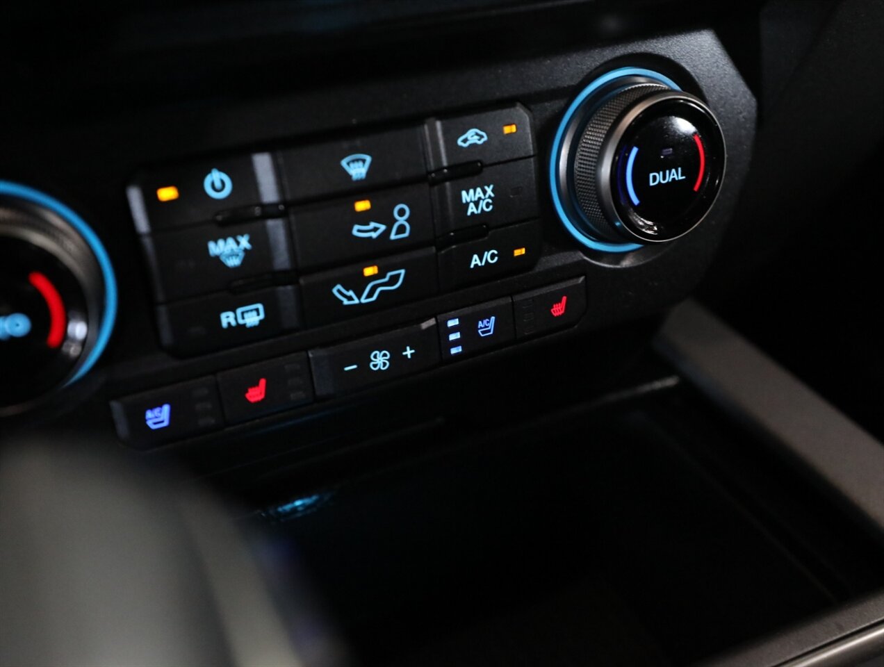 2017 Ford F-150 Raptor 4X4 - Photo 46 - Addison, IL 60101