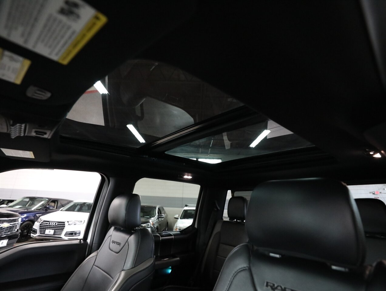 2017 Ford F-150 Raptor 4X4 - Photo 41 - Addison, IL 60101