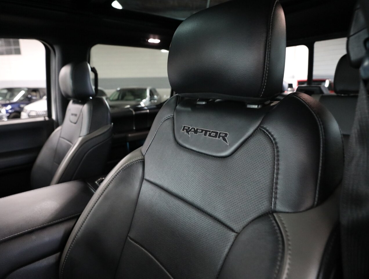2017 Ford F-150 Raptor 4X4 - Photo 40 - Addison, IL 60101