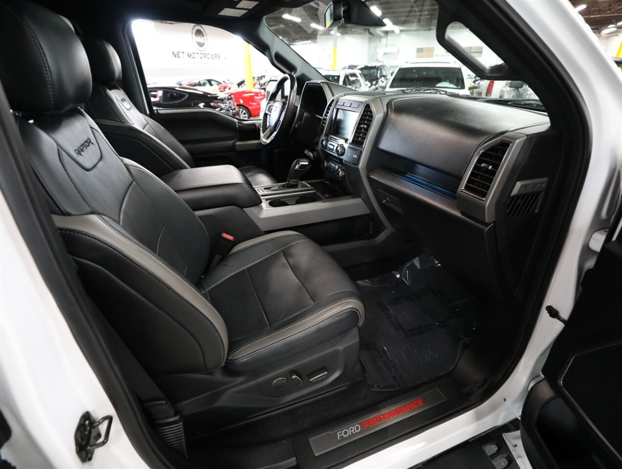 2017 Ford F-150 Raptor 4X4 - Photo 27 - Addison, IL 60101