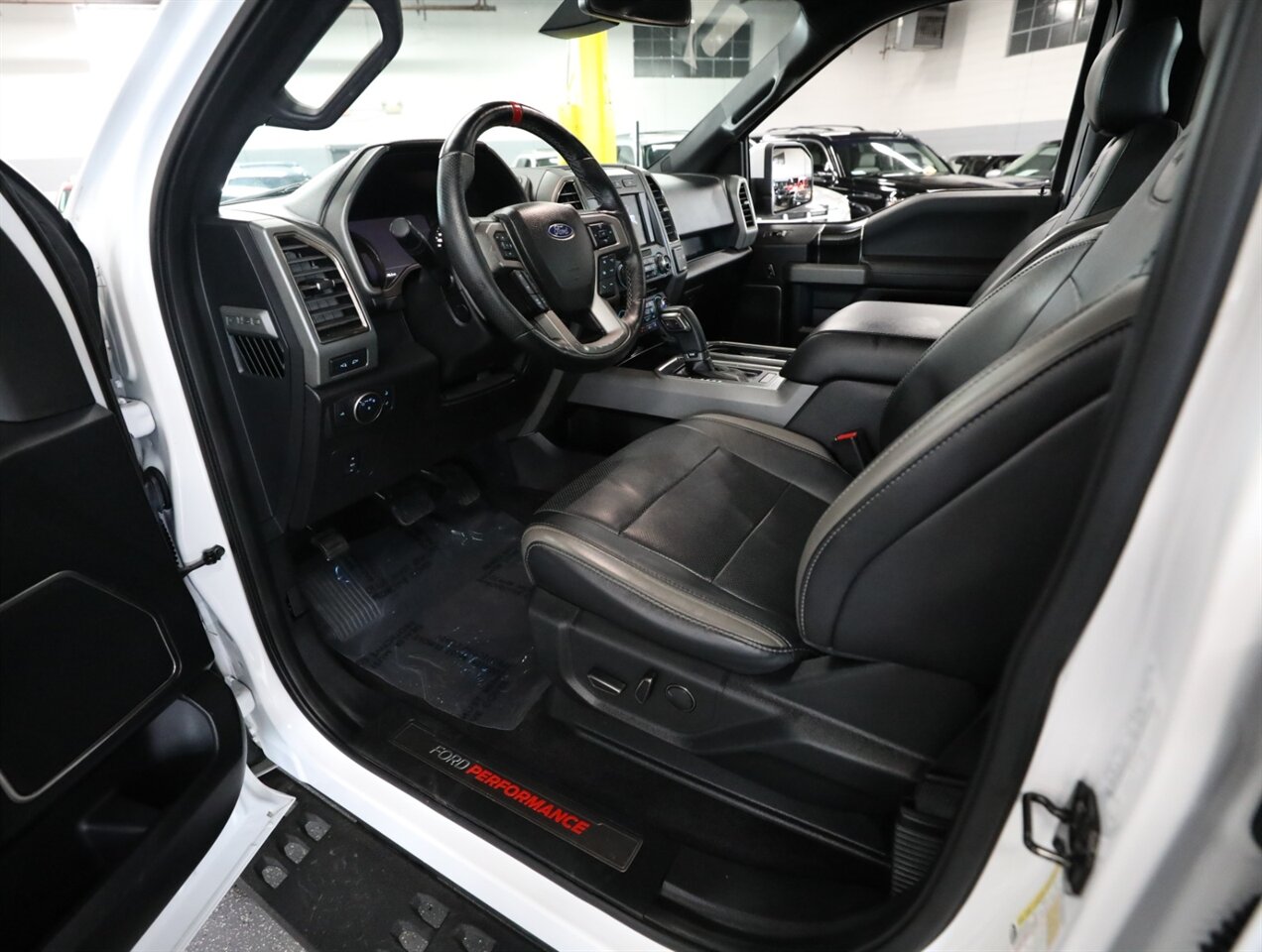 2017 Ford F-150 Raptor 4X4 - Photo 37 - Addison, IL 60101