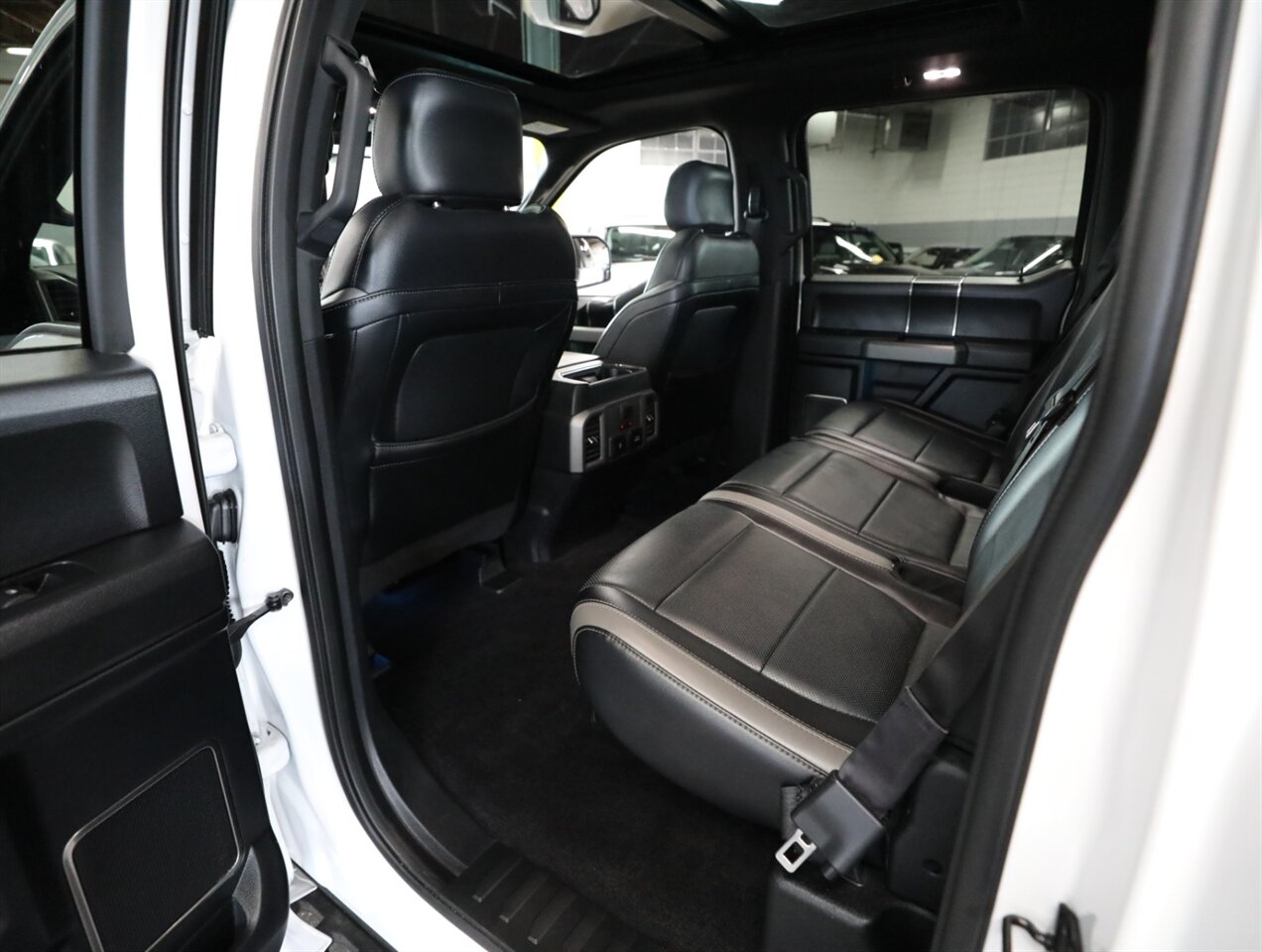 2017 Ford F-150 Raptor 4X4 - Photo 33 - Addison, IL 60101