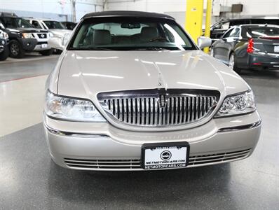 2011 Lincoln Town Car Signature Limited   - Photo 6 - Addison, IL 60101