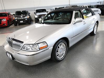 2011 Lincoln Town Car Signature Limited   - Photo 4 - Addison, IL 60101