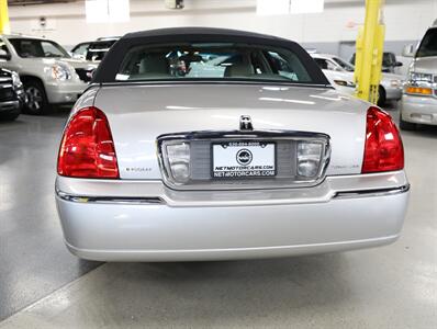 2011 Lincoln Town Car Signature Limited   - Photo 11 - Addison, IL 60101