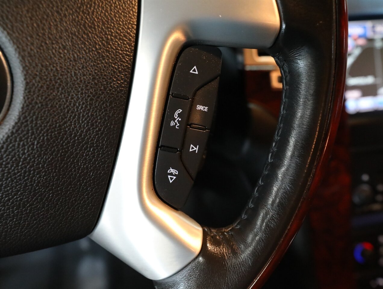 2013 Cadillac Escalade EXT Premium - Photo 38 - Addison, IL 60101
