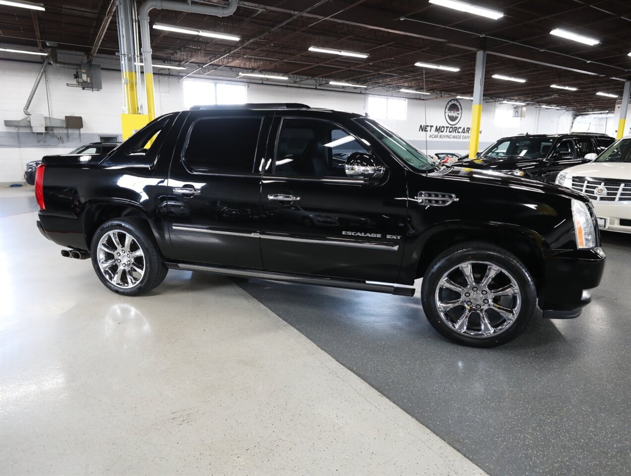 2013 Cadillac Escalade EXT Premium - Photo 8 - Addison, IL 60101