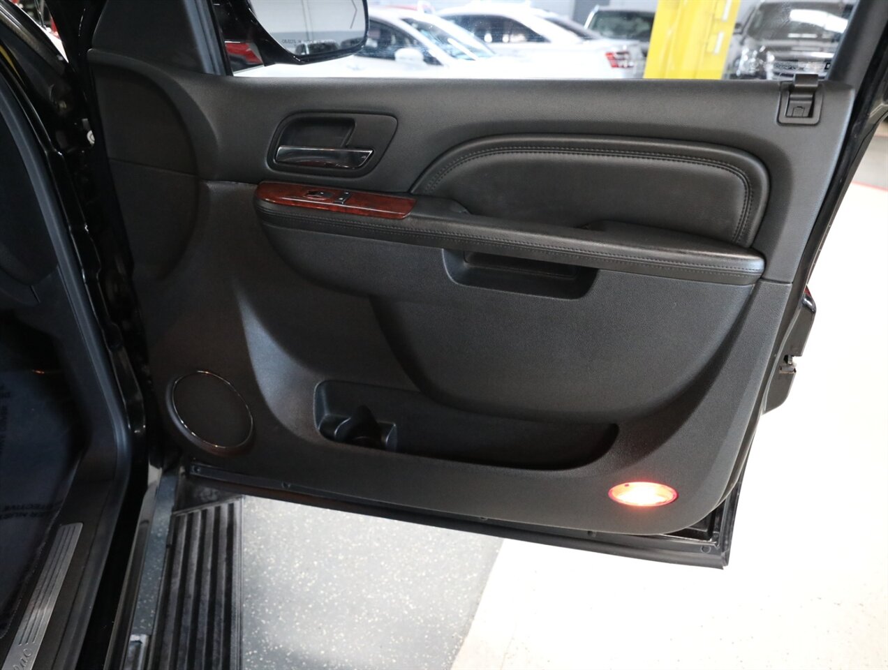 2013 Cadillac Escalade EXT Premium - Photo 17 - Addison, IL 60101