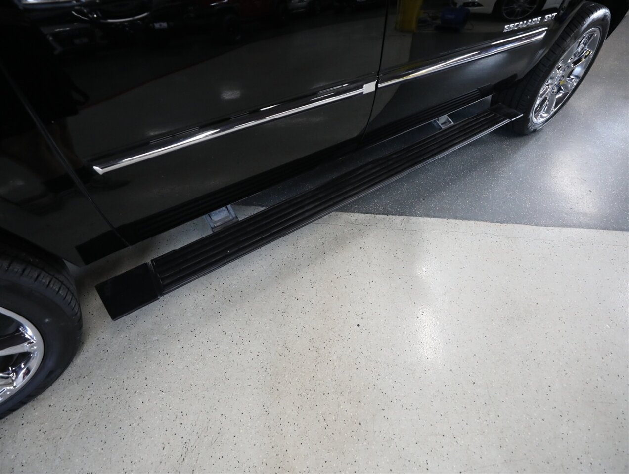 2013 Cadillac Escalade EXT Premium - Photo 16 - Addison, IL 60101